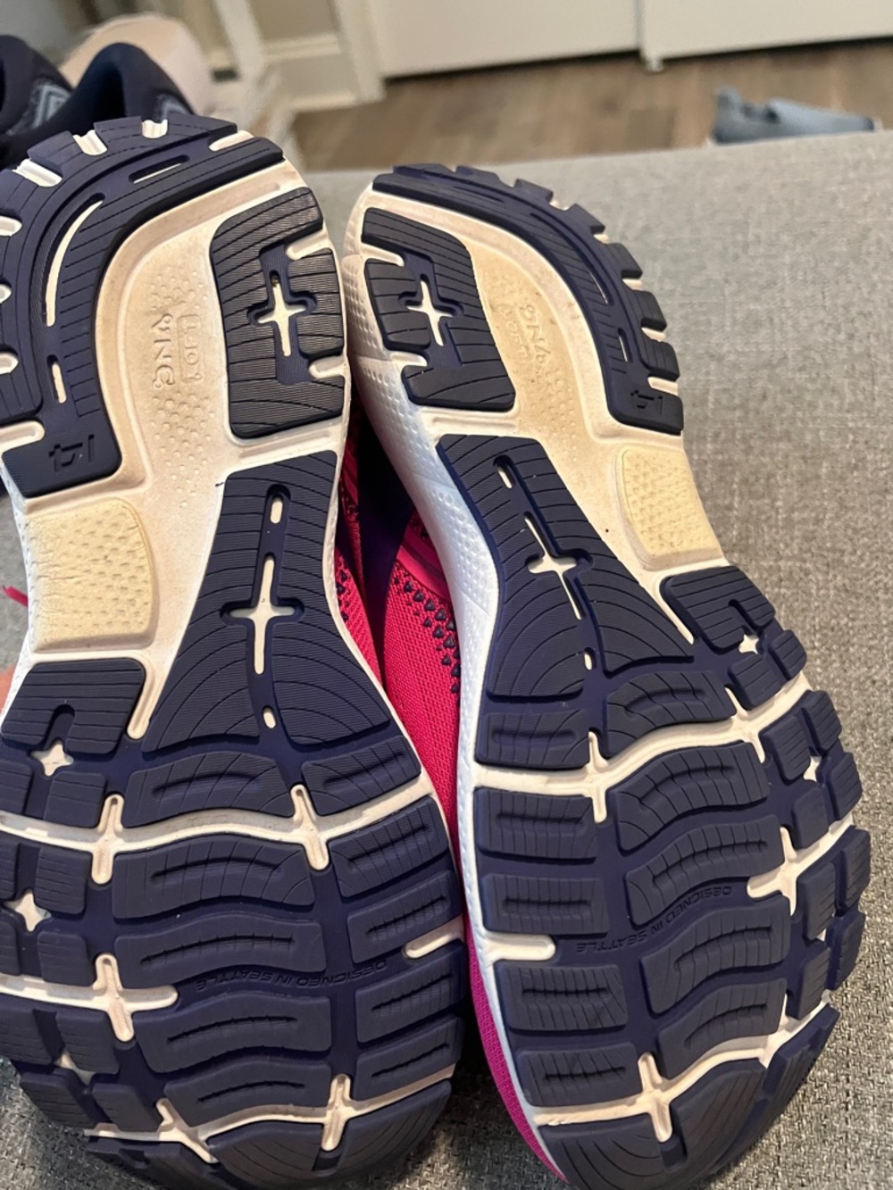 Brooks Ghost 14 Women's Running Shoes — Bright Pink and Navy/Gray Pair size 9M - Picture 13 of 15